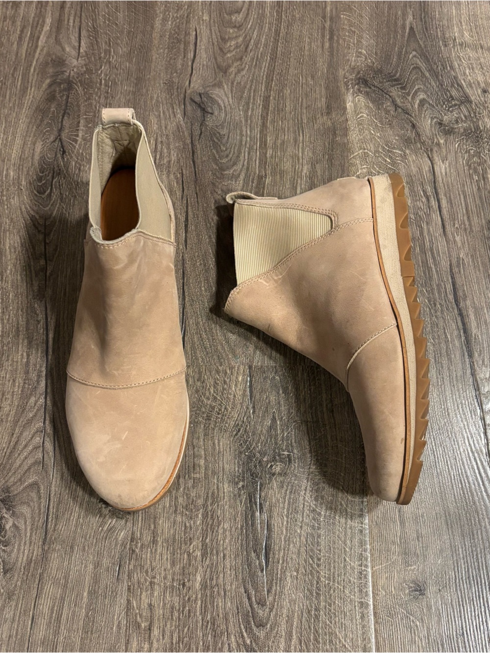 Sorel Harlow Chelsea Boot Waterproof Sandy Tan Women’s size 9